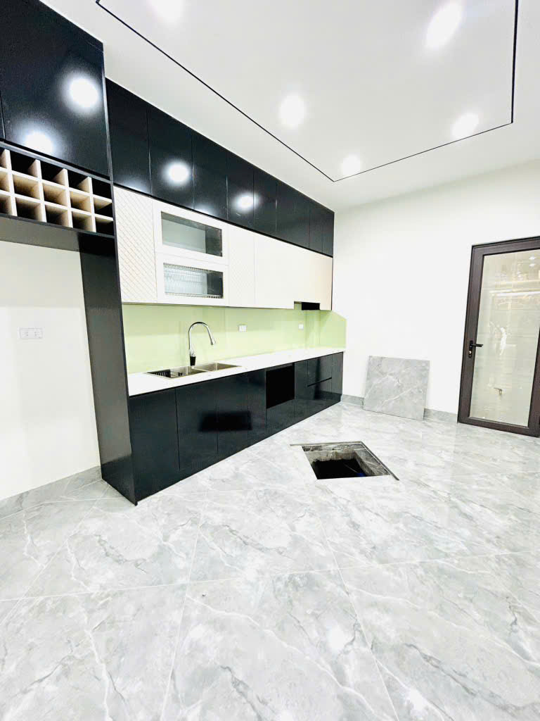 ĐƯỜNG NGUYỄN KHANG QUẬN CẦU GIẤY GIÁ 9.9 TỶ CHO 50M2 6 TẦNG THANG MÁY - Ảnh 2