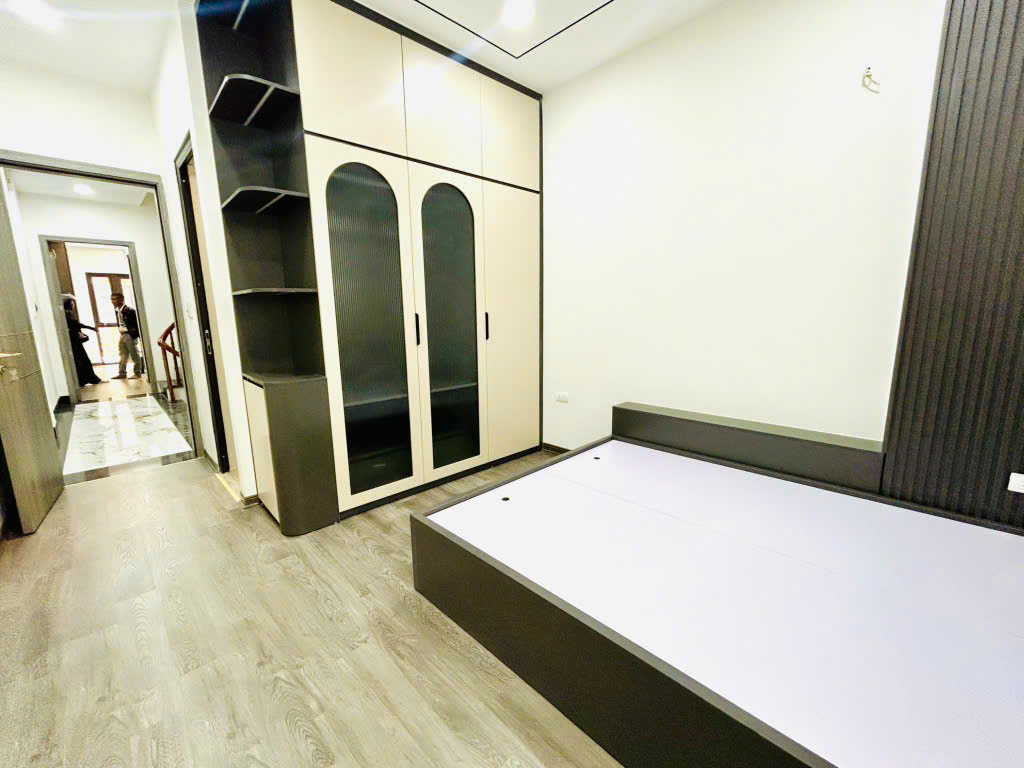 ĐƯỜNG NGUYỄN KHANG QUẬN CẦU GIẤY GIÁ 9.9 TỶ CHO 50M2 6 TẦNG THANG MÁY - Ảnh 1
