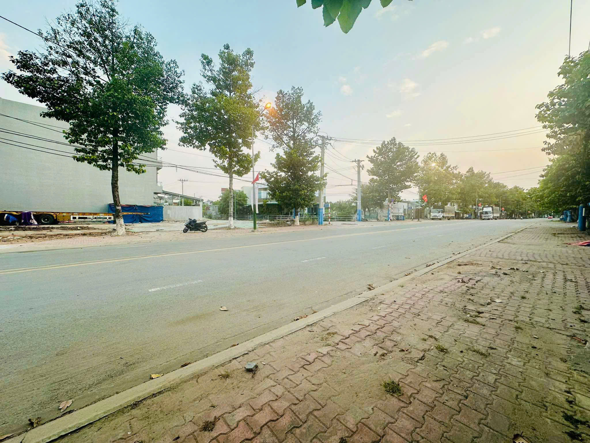 Bán nhà MẶT TIỀN kinh doanh Dĩ An (TPHCM),gần Nguyễn Thị Minh Khai,giá rẻ - Ảnh 2