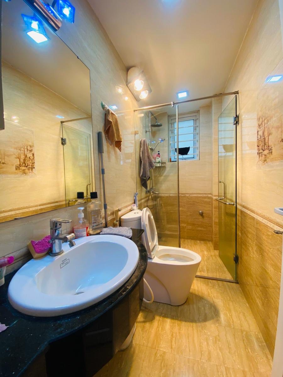 Bán nhà Lô Góc, Ôtô tránh Đường Cầu Giấy 38/42m, 5Tầng, MT 4.6m 18 Tỷ, Ngõ thông - Ảnh 3