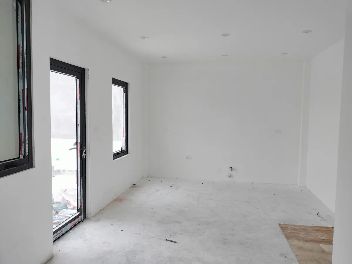 NHÀ ĐẸP MỚI 6 TẦNG THANG MÁY Phố Trạm 45m2 X 6 tầng, mặt tầng 4.3m, 9 tỷ Long Biên. - Ảnh 3