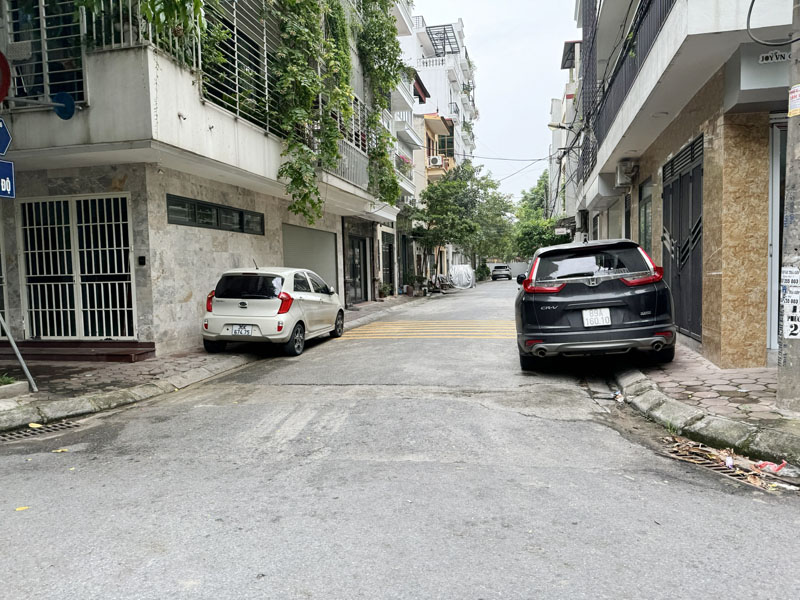 Cần bán 58,8m2 nhà 4 tầng dân xây, khu tập thể 918, Phường Long Biên. An ninh tốt, dân trí cao, tiện - Ảnh 2