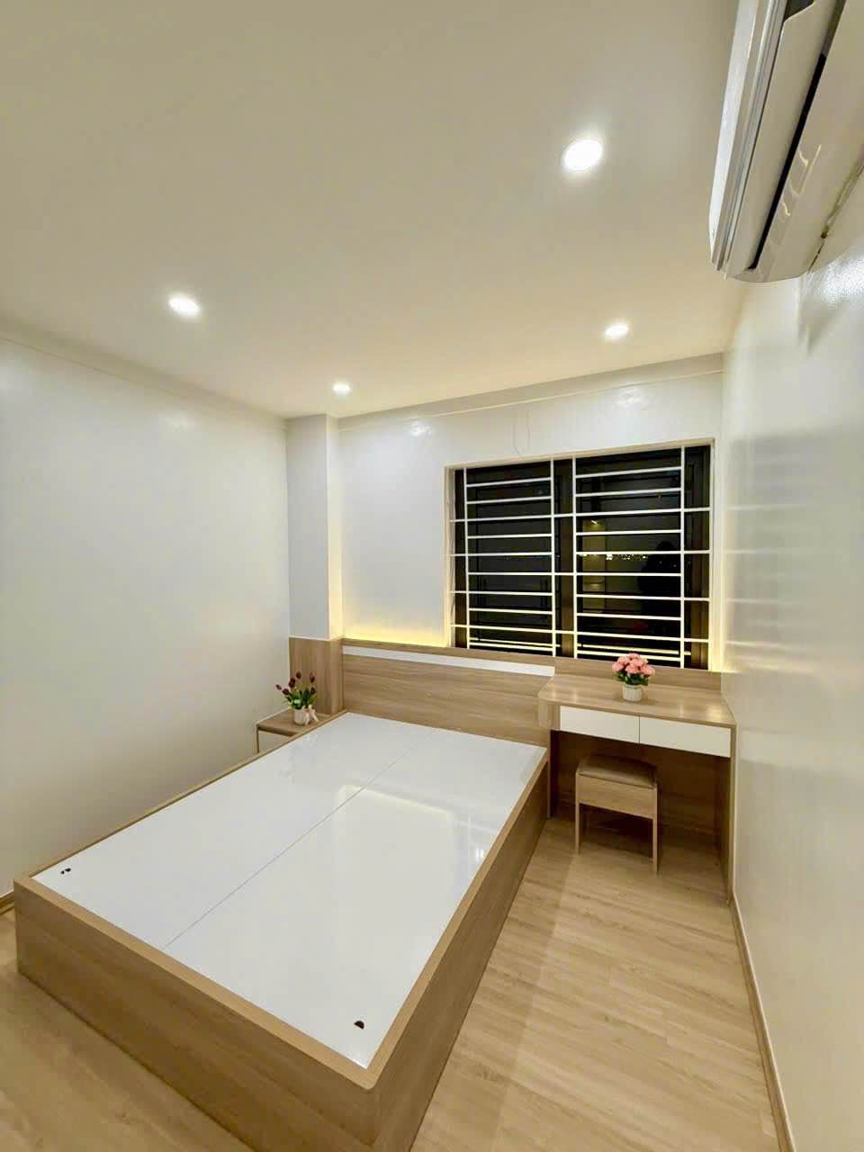 Thật 100% chỉ 2.7 tỷ sở hữu ngay chcc Linh Đàm view hồ, 2pn, 2 wc full nội thất sẵn ở - Ảnh 2
