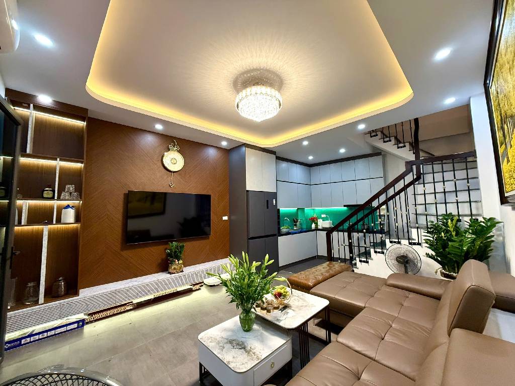 Bán nhà Trần Phú Hà Đông - 35m2, full nội thất đẹp long lanh, ba bước ra ga Văn Quán, 8.3 tỷ - Ảnh chính