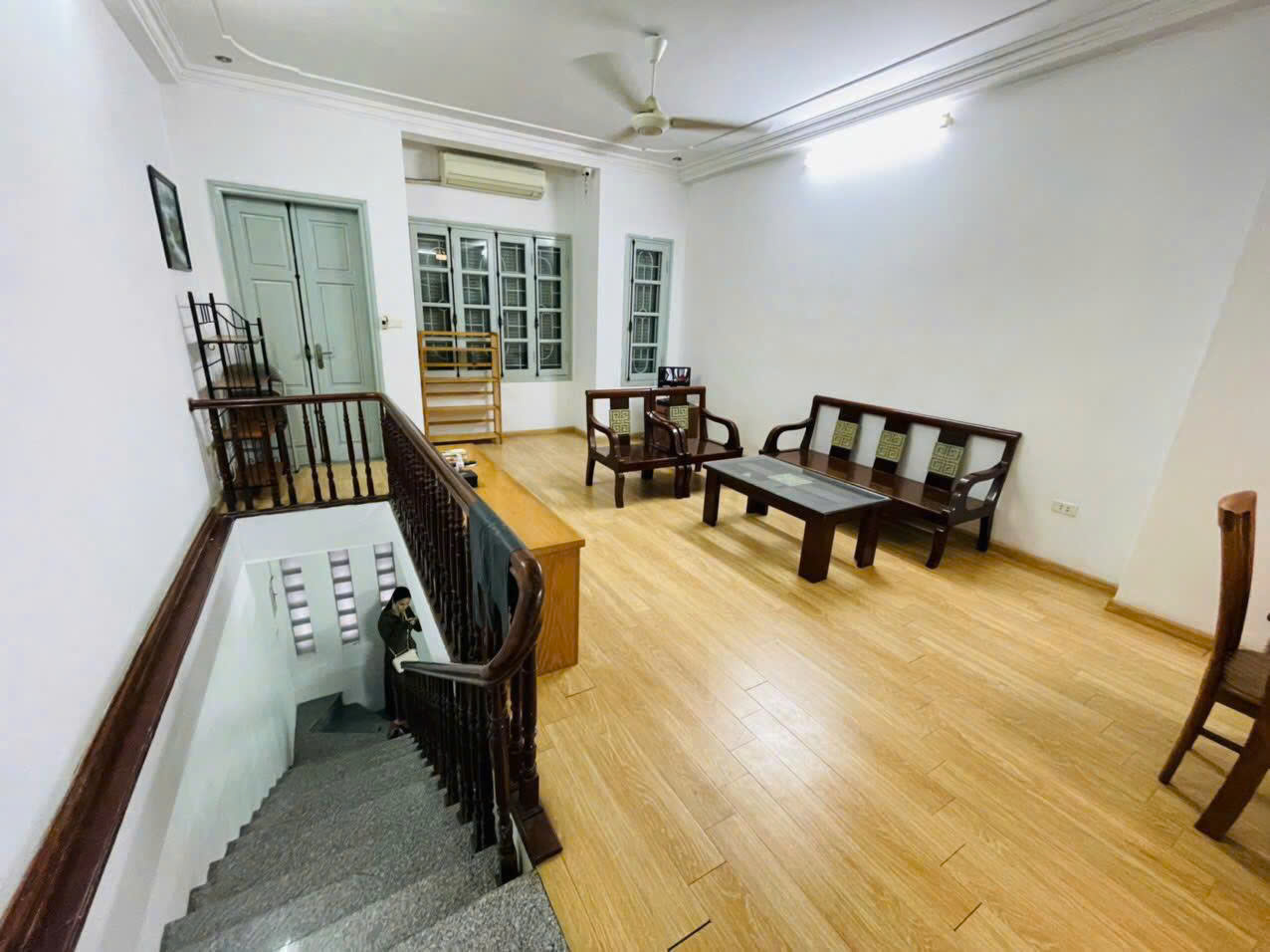 Cần cho thuê nhà ngõ 61 Phùng Chí Kiên, Cầu Giấy 54m x 5T, MT 5m giá 17TR, ngõ ô tô - Ảnh 1