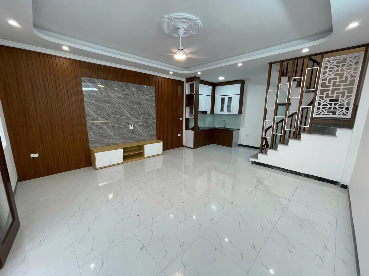 LÔ GÓC 2 THOÁNG, BA GÁC ĐUA, GẦN HỒ LINH ĐÀM, 50M RA PHỐ, 40M2+5 TẦNG, ĐẠI TỪ HOÀNG MAI . - Ảnh 3
