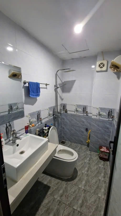 NHÀ ĐẸP Ô TÔ VÀO NHÀ Phố Nguyễn Văn Linh 31m2 X 5 tầng, mặt tiền 3.5m, 6.75 tỷ Long Biên. - Ảnh 4