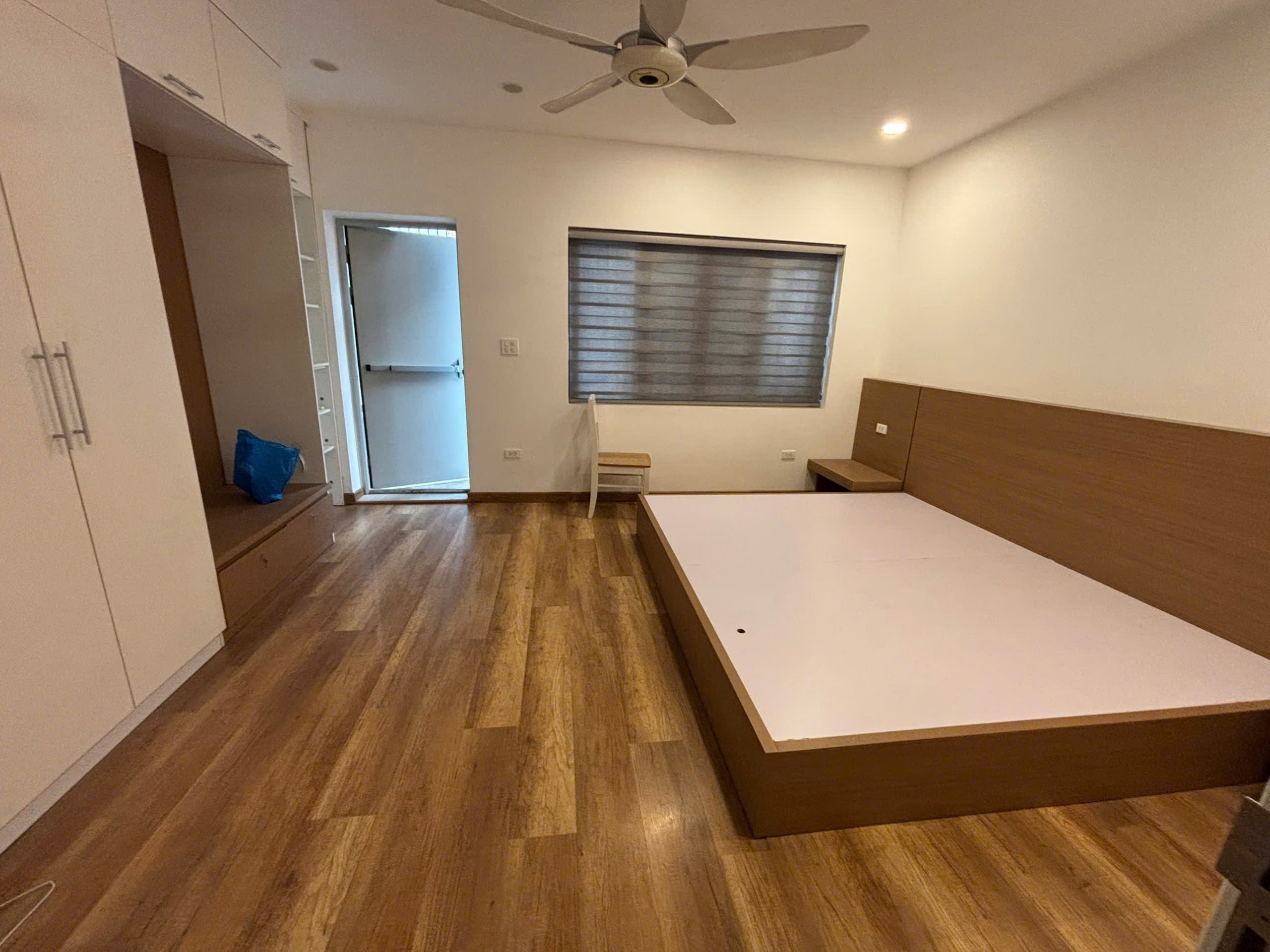 SIÊU HIẾM - XUÂN LA - PHÂN LÔ - THANG MÁY -  THOÁNG TRƯỚC SAU - GARA - Ô TÔ TRÁNH - KINH DOANH VĂN - Ảnh 2