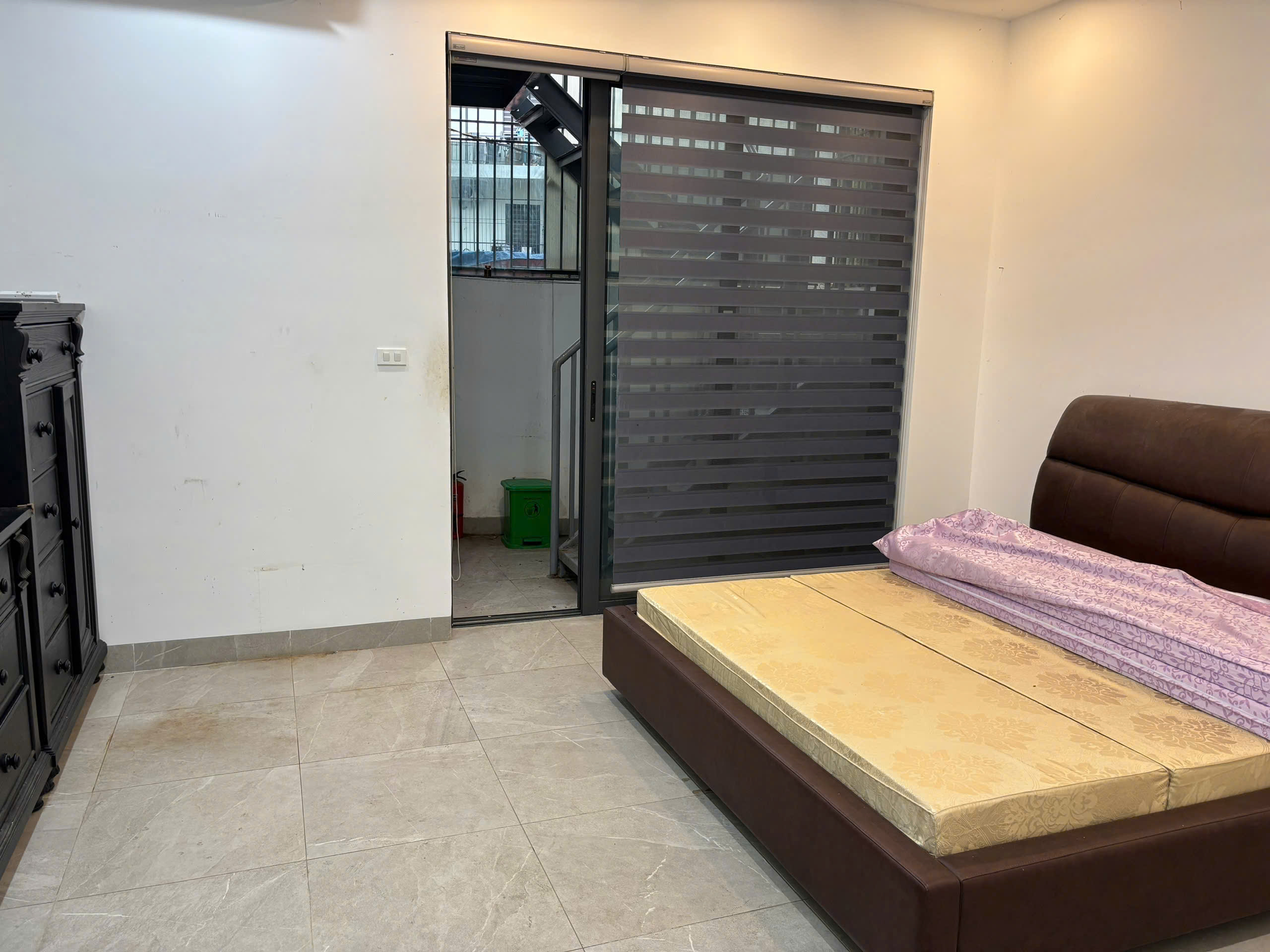 SIÊU HIẾM - XUÂN LA - PHÂN LÔ - THANG MÁY -  THOÁNG TRƯỚC SAU - GARA - Ô TÔ TRÁNH - KINH DOANH VĂN - Ảnh 1