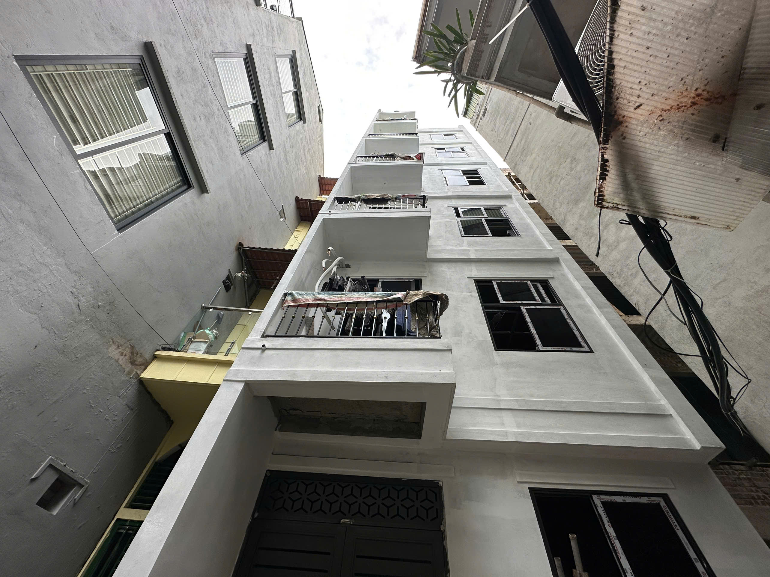 (Tin thật 100%) Bán chung cư mini 66m2 x 22P tại phố Trần Hữu Tước - Dòng tiền 1,4 tỷ ~ 7,4%/năm - Ảnh chính