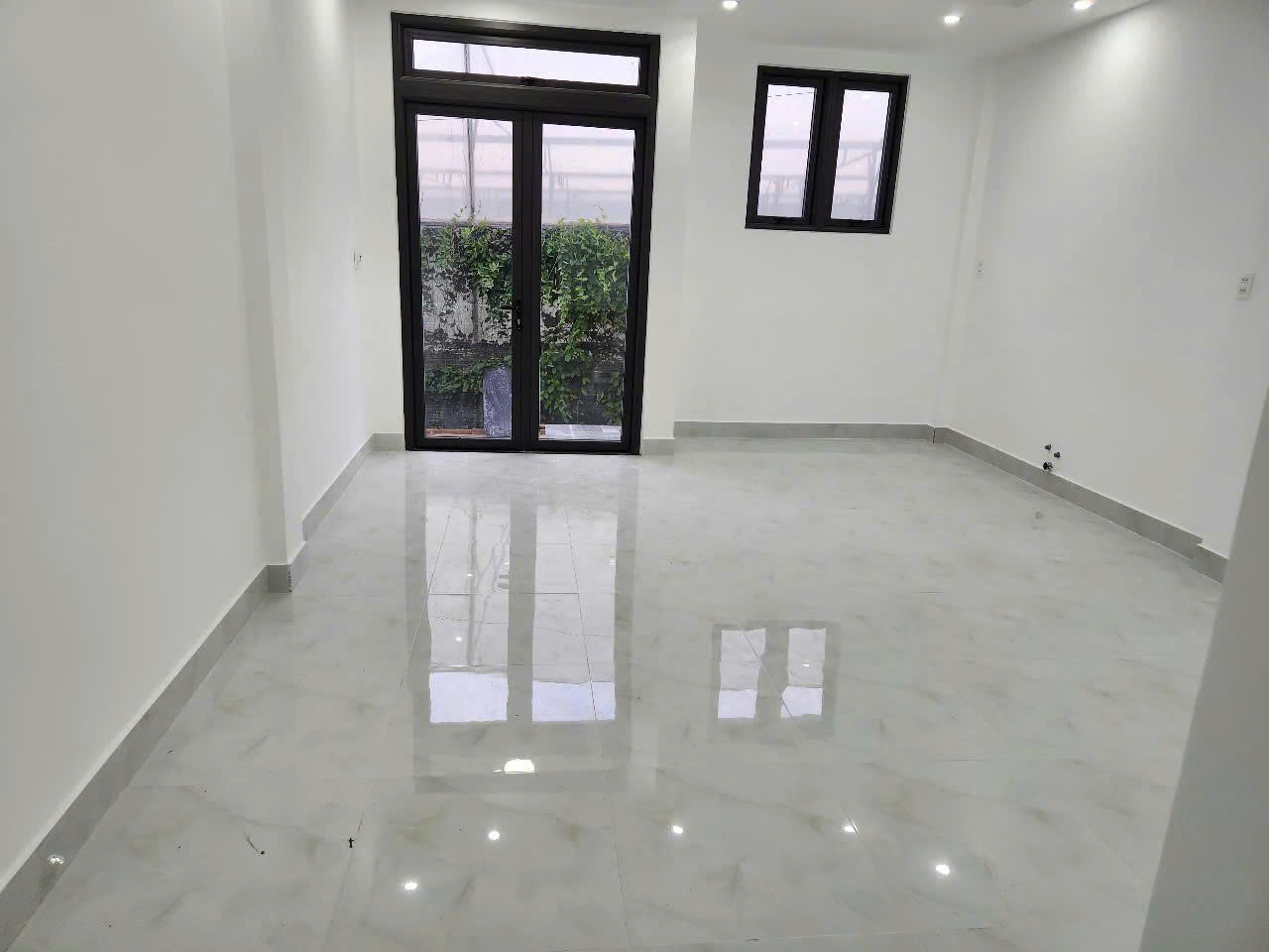 CHO THUÊ NHÀ NGUYÊN CĂN 2 TẦNG 2 MẶT TIỀN HẺM Ô TÔ AN BÌNH PHƯỜNG 3  ĐÀ LẠT GIÁ 10 TRIỆU - Ảnh 1