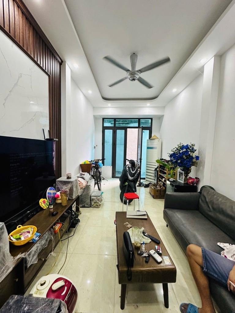 Bán nhà Hoàng Hoa Thám, Tây Hồ, gần phố, 31m2, 5 tầng, chỉ 8.2 tỷ - Ảnh chính
