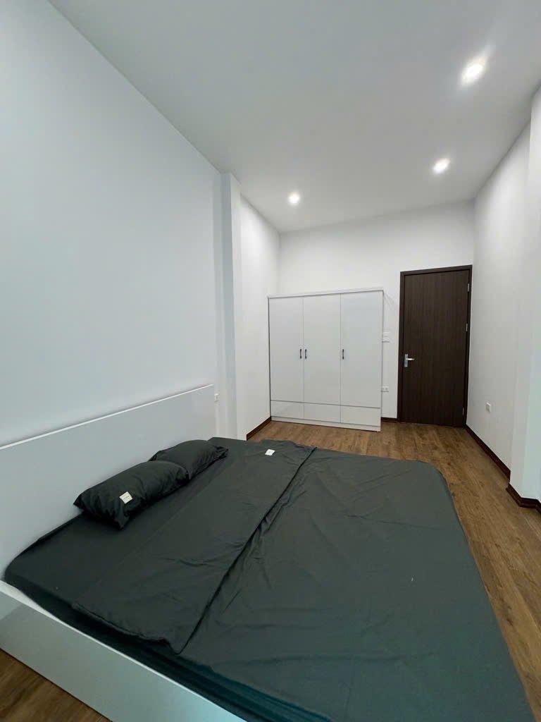 Bán nhà Hoàng Hoa Thám, Tây Hồ, gần phố, 31m2, 5 tầng, chỉ 8.2 tỷ - Ảnh 1