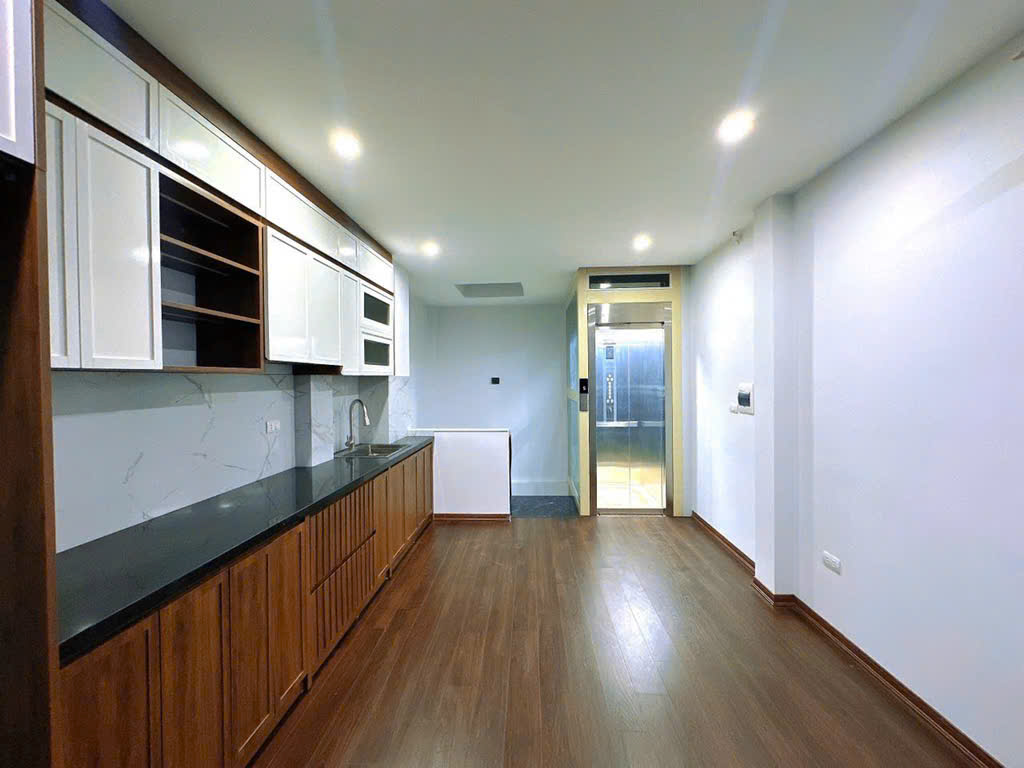 NHÀ TRUNG TÂM CẦU GIẤY – 30/35M² x 6 TẦNG – 3 BƯỚC RA PHỐ – GIÁ 8.2 TỶ - Ảnh 2