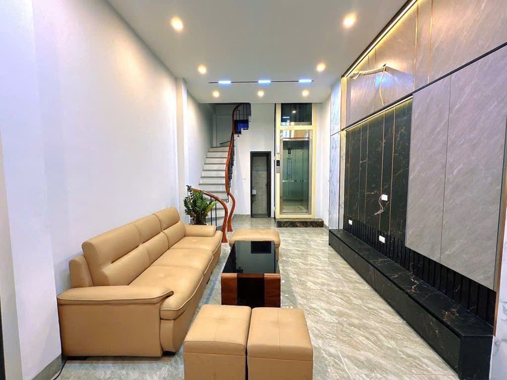 NHÀ TRUNG TÂM CẦU GIẤY – 30/35M² x 6 TẦNG – 3 BƯỚC RA PHỐ – GIÁ 8.2 TỶ - Ảnh chính