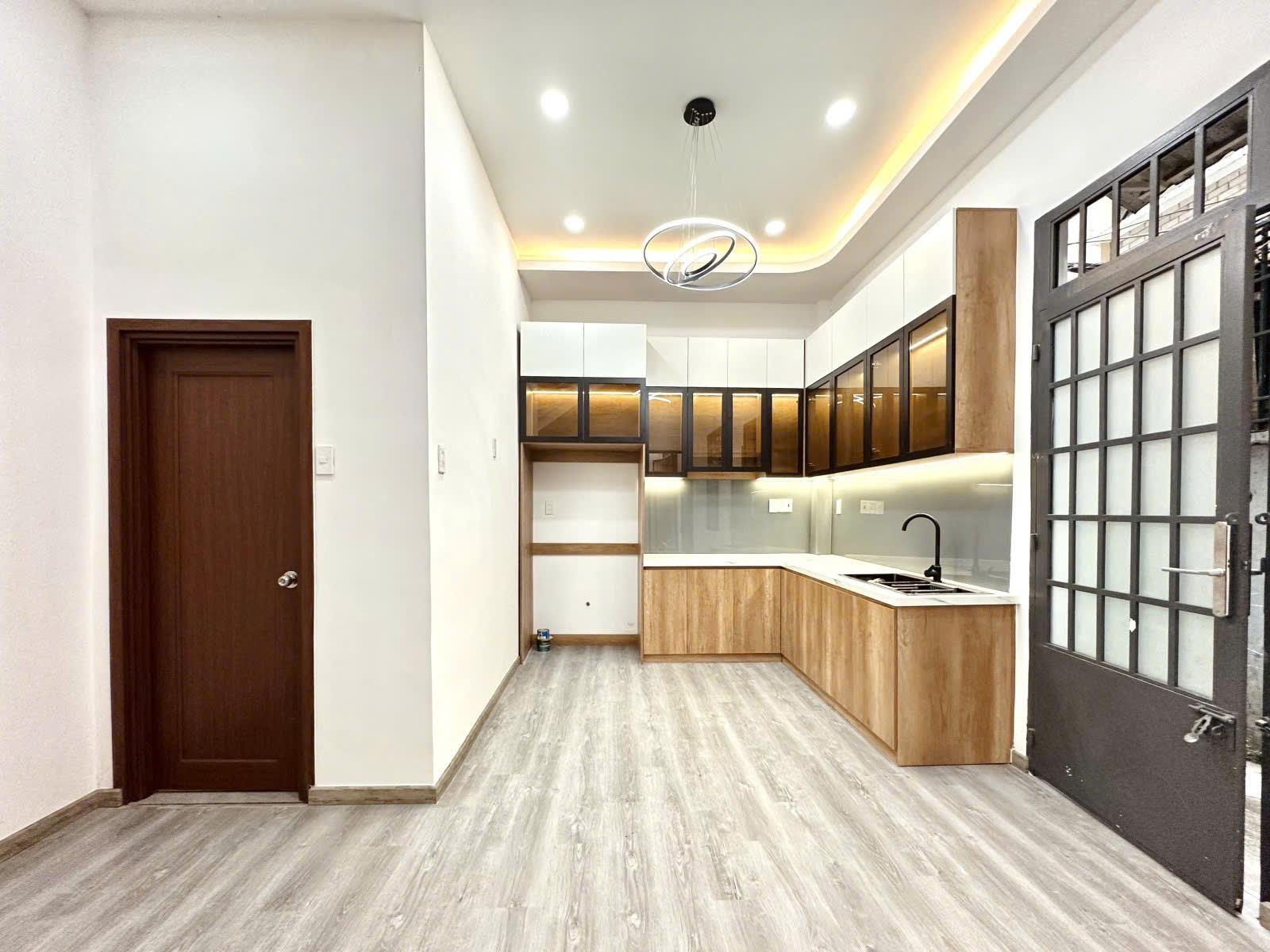 **HẺM Ô TÔ SAU CĂN MẶT TIỀN NGUYỄN DUY DƯƠNG, Q10 - 55M2 (5x12) A4 - 4 TẦNG MỚI ĐẸP - Ảnh 1