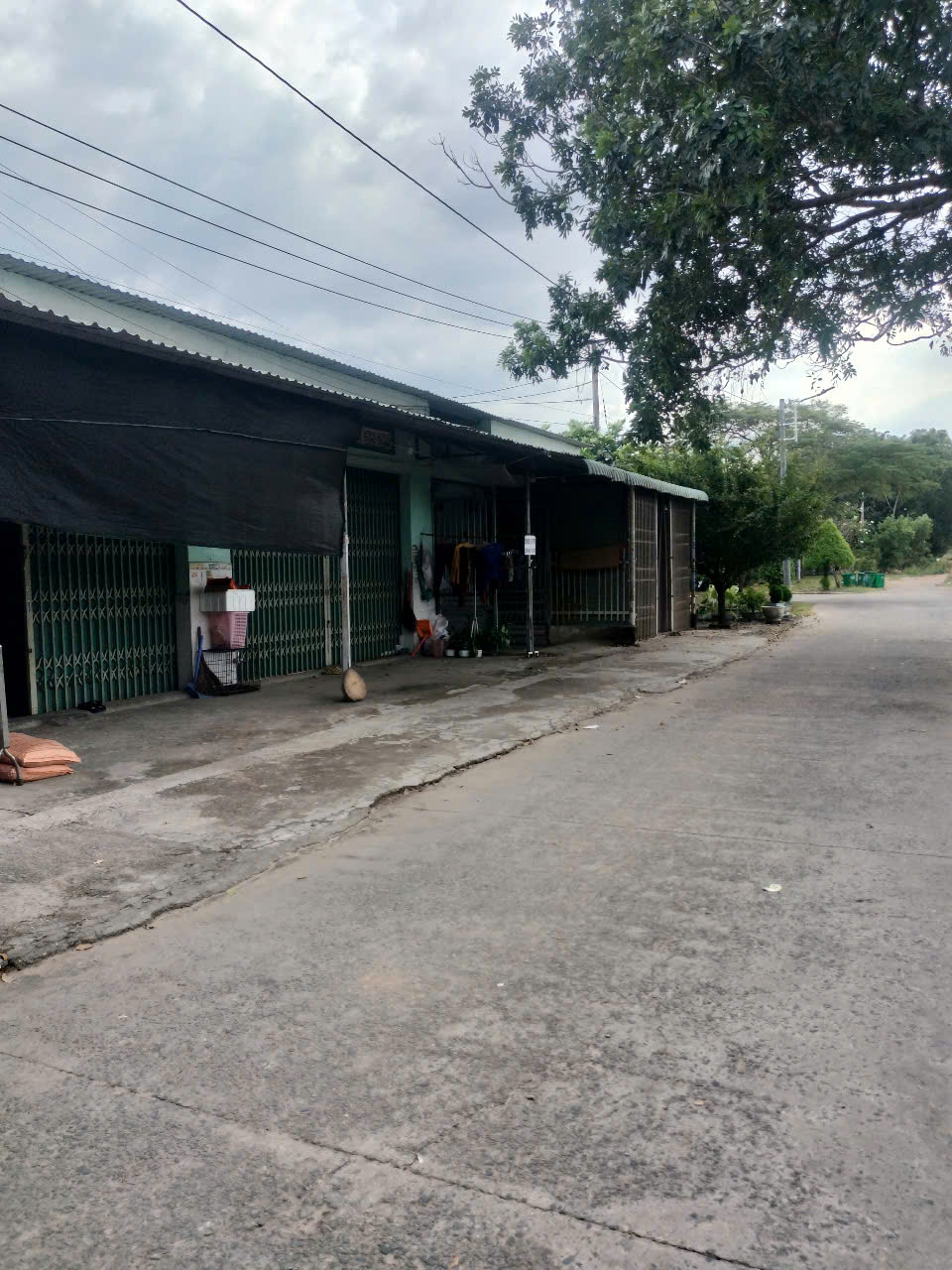 Bán đất có 3 dãy phòng trọ 55 phòng, thu nhập 70tr 1 tháng, diện tích 1398m² đất. Giá chỉ 11tr6/m2 - Ảnh 1