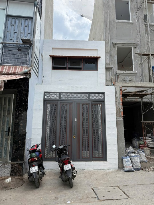 Nhà 2 tầng mới HXH quay đầu đường Âu Dương Lân P. Chánh Hưng Giá 6,25 tỷ TL - Ảnh chính