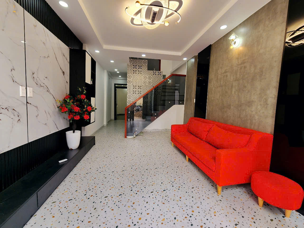 Nhà 2 tầng mới HXH quay đầu đường Âu Dương Lân P. Chánh Hưng Giá 6,25 tỷ TL - Ảnh 1
