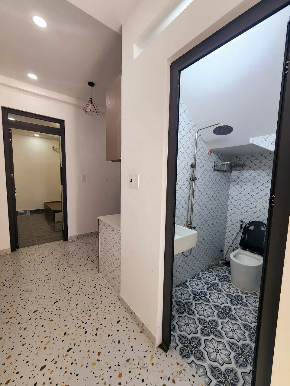 Nhà 2 tầng mới HXH quay đầu đường Âu Dương Lân P. Chánh Hưng Giá 6,25 tỷ TL - Ảnh 2