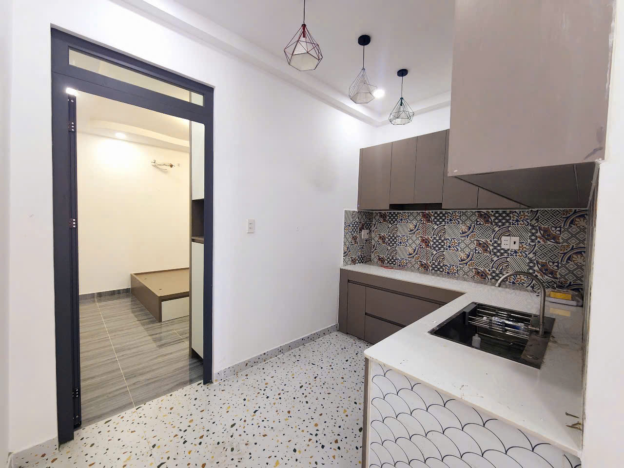 Nhà 2 tầng mới HXH quay đầu đường Âu Dương Lân P. Chánh Hưng Giá 6,25 tỷ TL - Ảnh 3