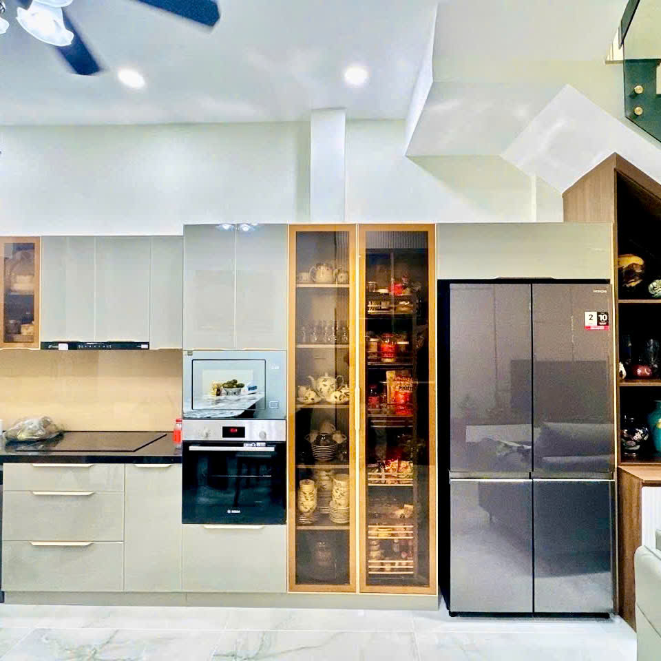 Nhà Quận 1- mặt tiền Phường Tân Định- xe hơi trong nhà 60m2 cao 3 Tầng NT sịn: 18 Tỷ. VŨ 0933910039 - Ảnh 1