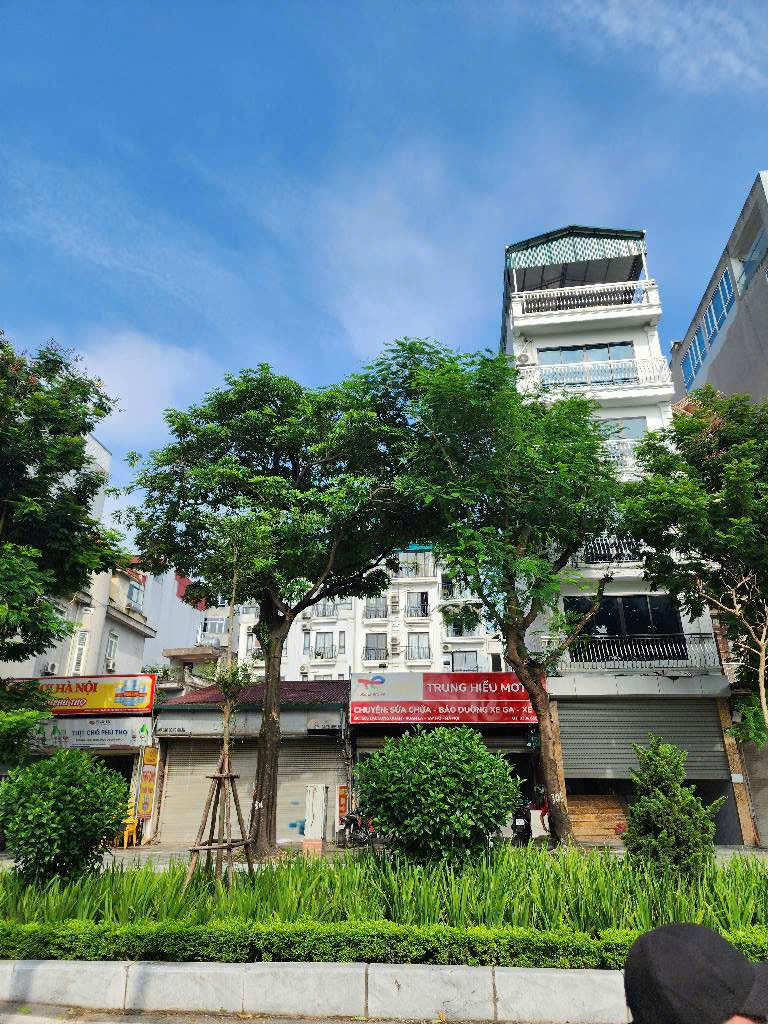 BÁN ĐÁT VÀNG TẠI MẶT PHỐ HỒ TÂY - LẠC LONG QUÂN _170 M .VỈA HÈ 6 M KINH DOANH BẤT CHẤP.XÂY TÒA - Ảnh 1
