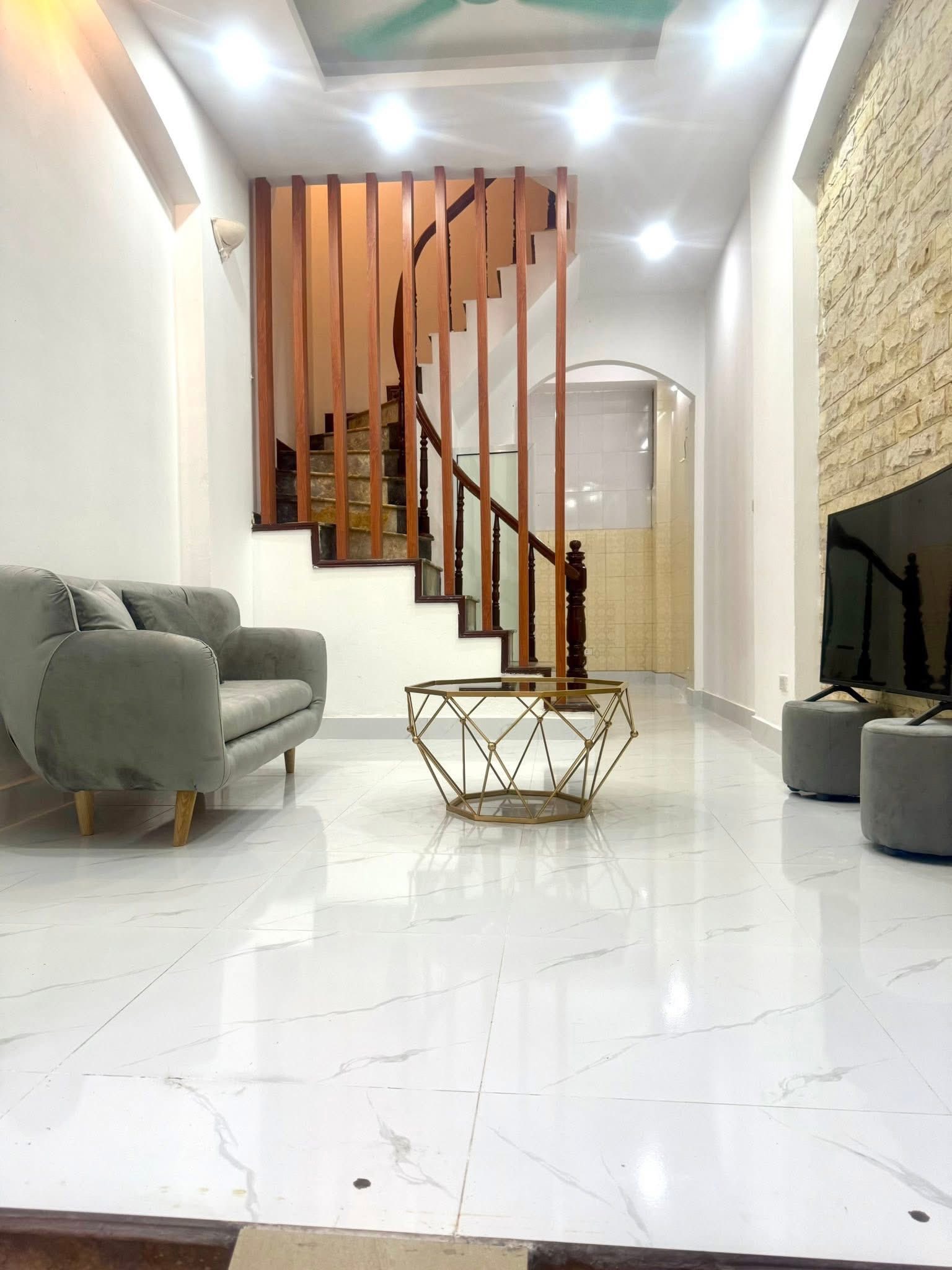 Nhà đẹp long lanh ngõ Lạc Long Quân, giá 7.96 tỷ, 35m2x4T, ẢNH THẬT, ở luôn - Ảnh 1