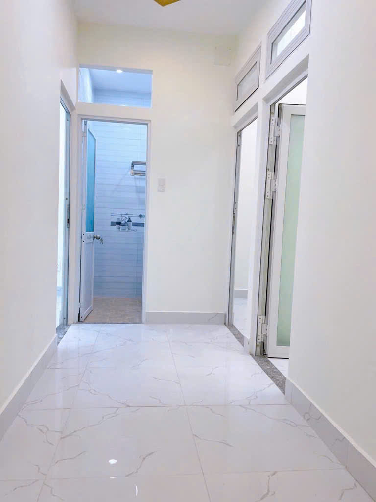 SÁT MẶT TIỀN XE HƠI 10M  TRUNG TÂM Q4 <br>DIỆN TÍCH 38 M2 HƠN 3 TỶ <br>NHÀ MỚI - Ảnh 2