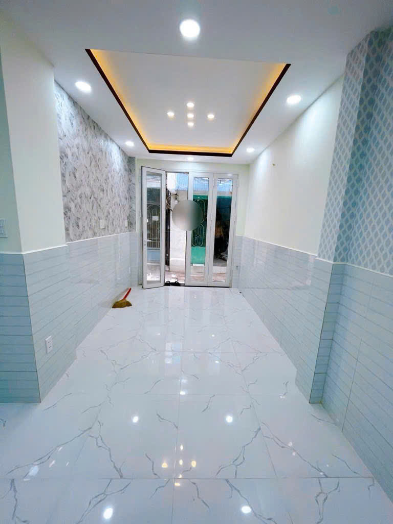 SÁT MẶT TIỀN XE HƠI 10M  TRUNG TÂM Q4 <br>DIỆN TÍCH 38 M2 HƠN 3 TỶ <br>NHÀ MỚI - Ảnh chính