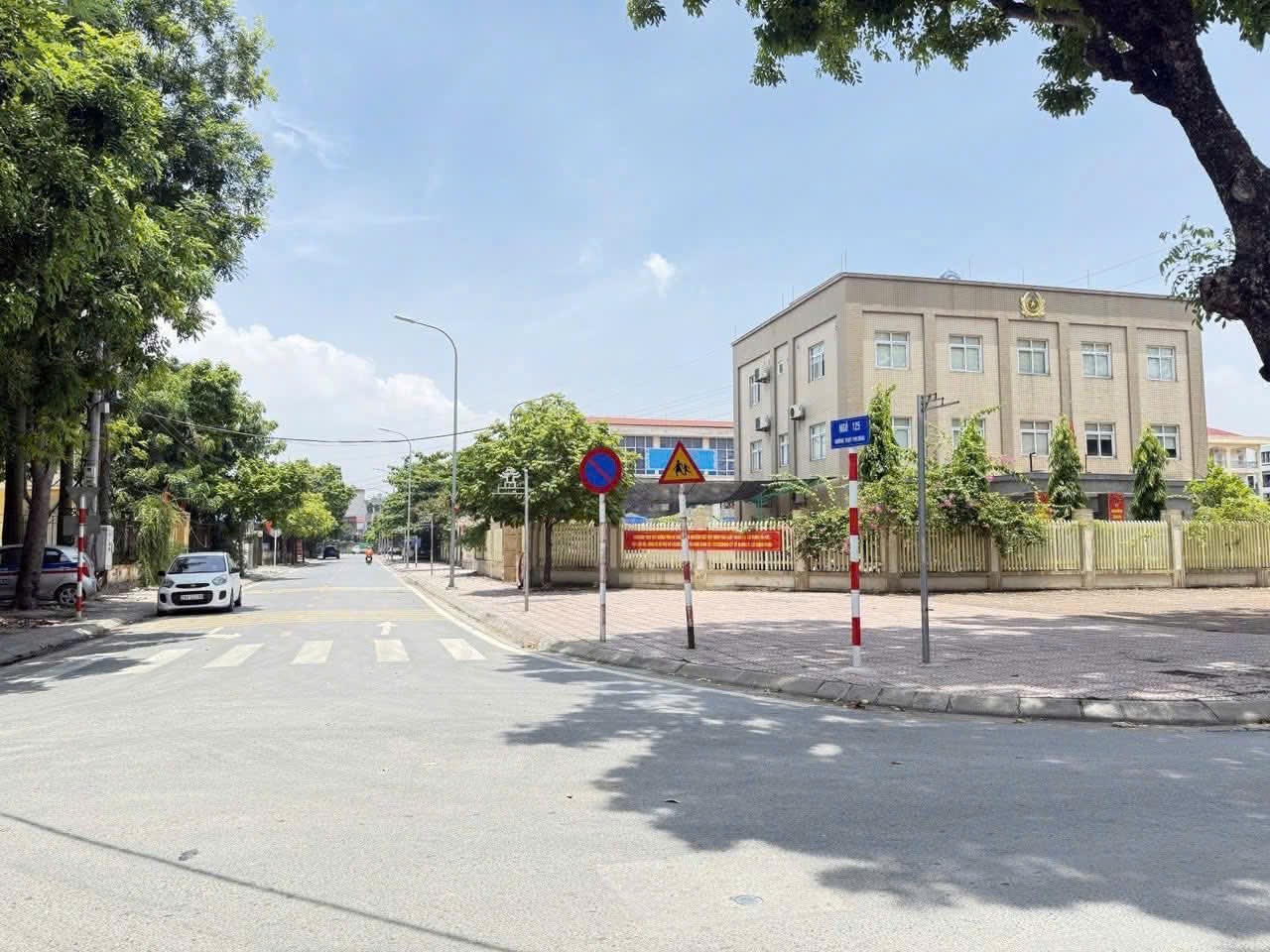 BÁN ĐẤT ĐÔNG NGẠC 56 M,7 MT,LÔ GÓC,OTO VÀO ĐẤT,THÔNG ,KINH DOANH.SỔ ĐỎ NỞ HẬU ,CHÀO;12 TỶ - Ảnh 1