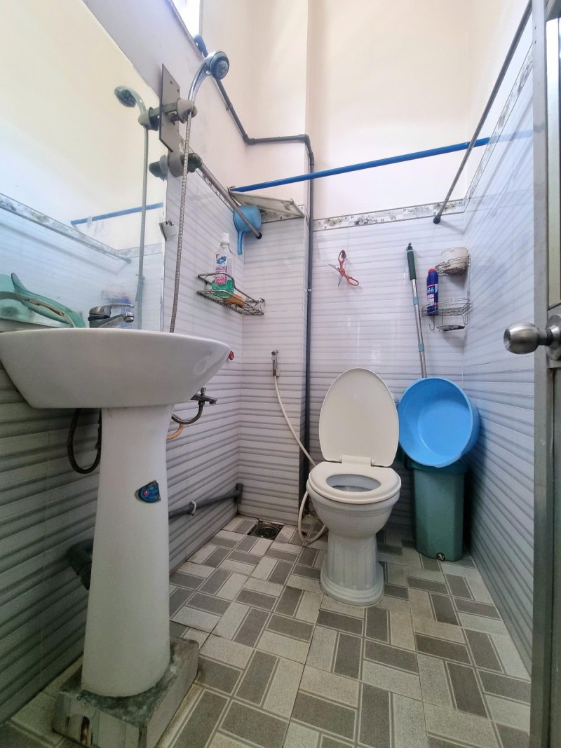 Bán nhà 2 Tầng,GÓC 2 MẶT TIỀN hẻm,Kinh doanh đa ngành,liền kề Đông Hòa - Ảnh 4