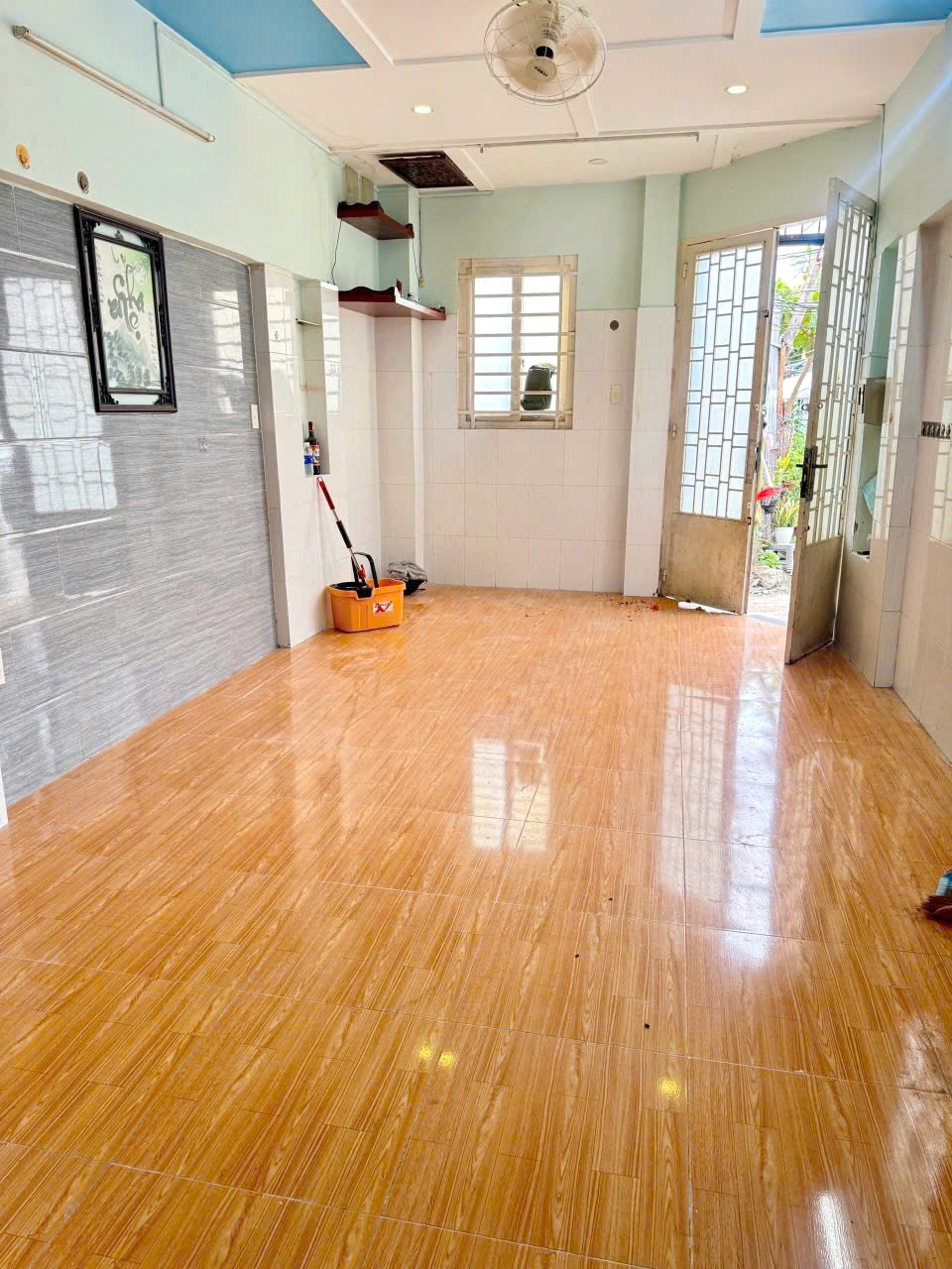 Nhà 2 tầng Dương Bạch Mai P5 Q8  đối diện UBND Q8. Hẻm thông quán ốc Cô 6 - Ảnh 2