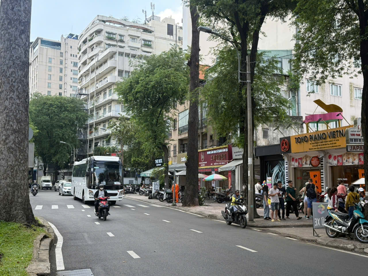 Bán Nhà Mặt Tiền 28 TRỊNH VĂN CẤN, PHƯƠNG CẦU ÔNG LÃNH , QUẬN 1 - Ảnh 3