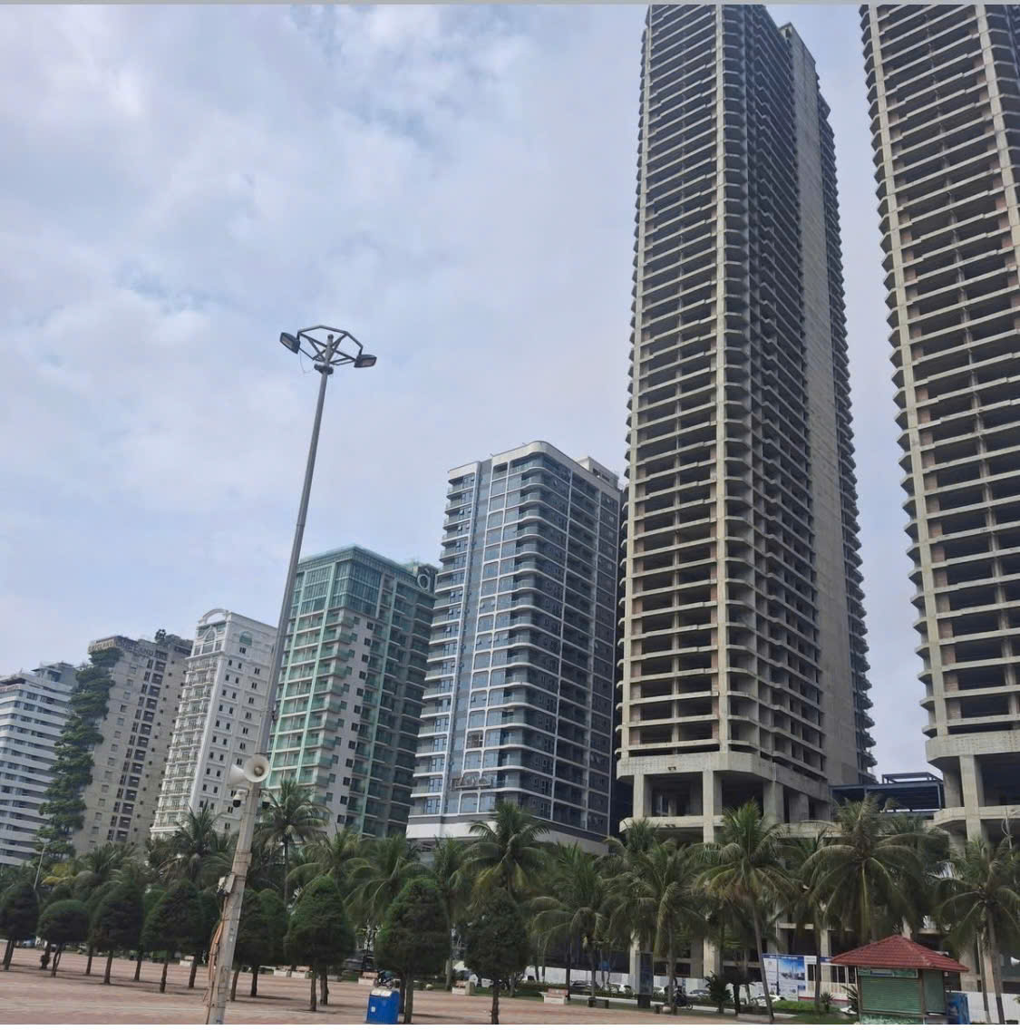 + Bán đất 310m2, mặt tiền đường 7,5m, giao với Hồ Xuân Hương, gần bãi tắm mỹ khê. - Ảnh 1