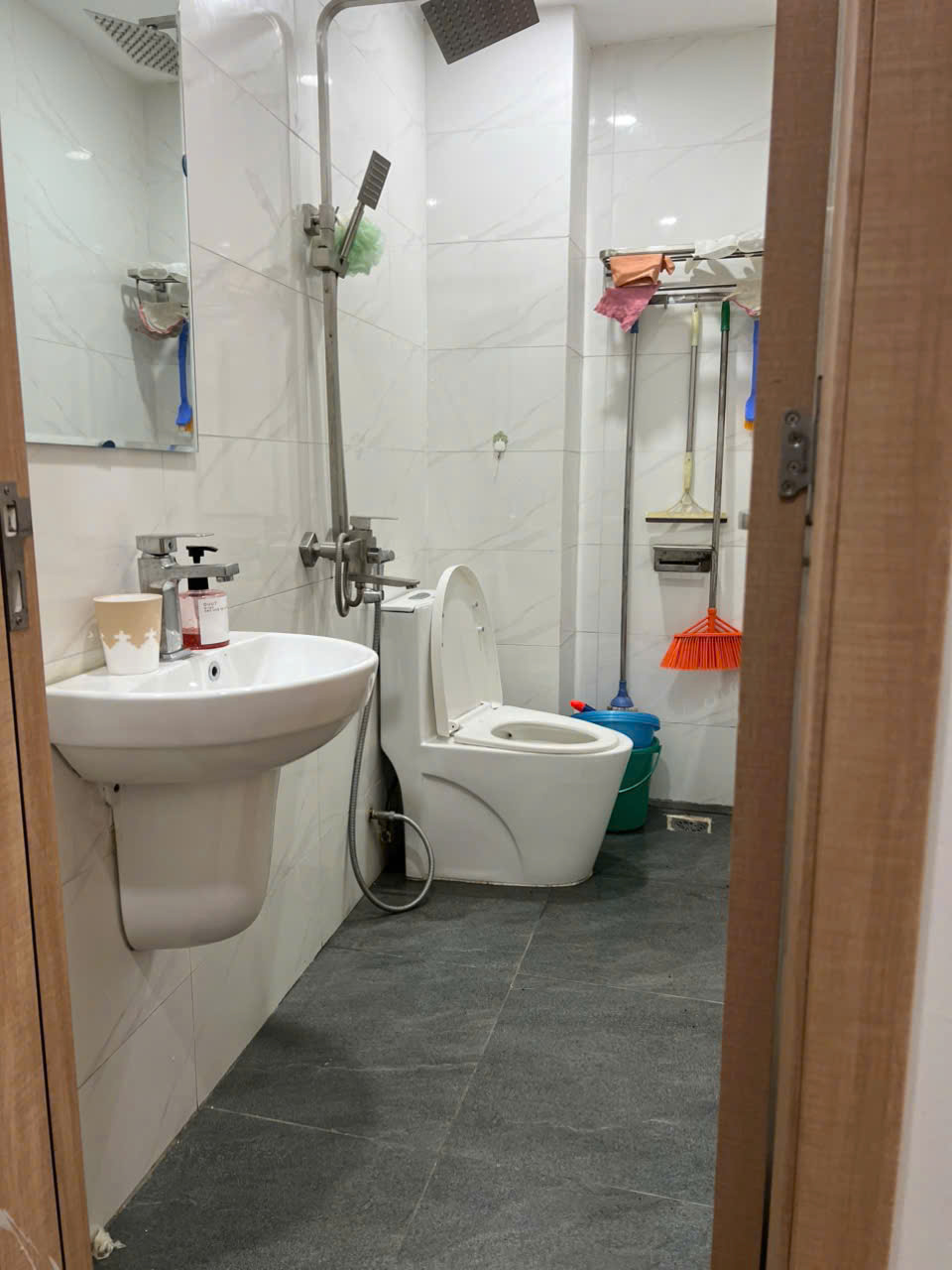 CHÍNH CHỦ CẦN NHƯỢNG LẠI VĂN PHÒNG TẠI LAI XÁ –HÀ NỘI MẶT BẰNG ĐẸP, Ô TÔ ĐỖ CỬA - Ảnh 4