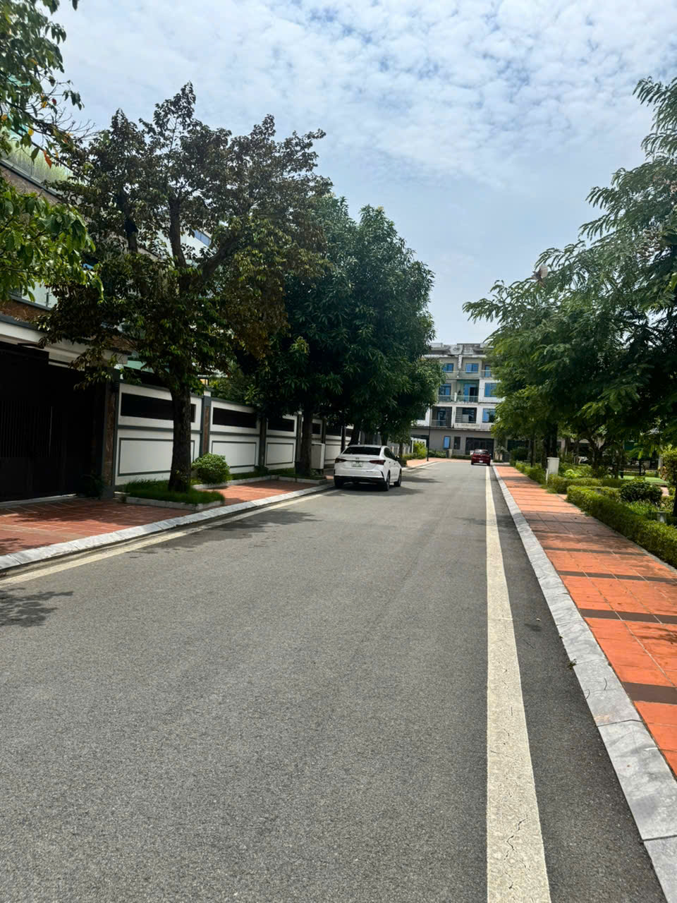 Bán Biệt thự Lan Viên Villas – Đặng Xá, Gia Lâm - 340m - dòng tiền tốt - vỉa hè , ô tô đỗ ,giá 66 tỷ - Ảnh 2