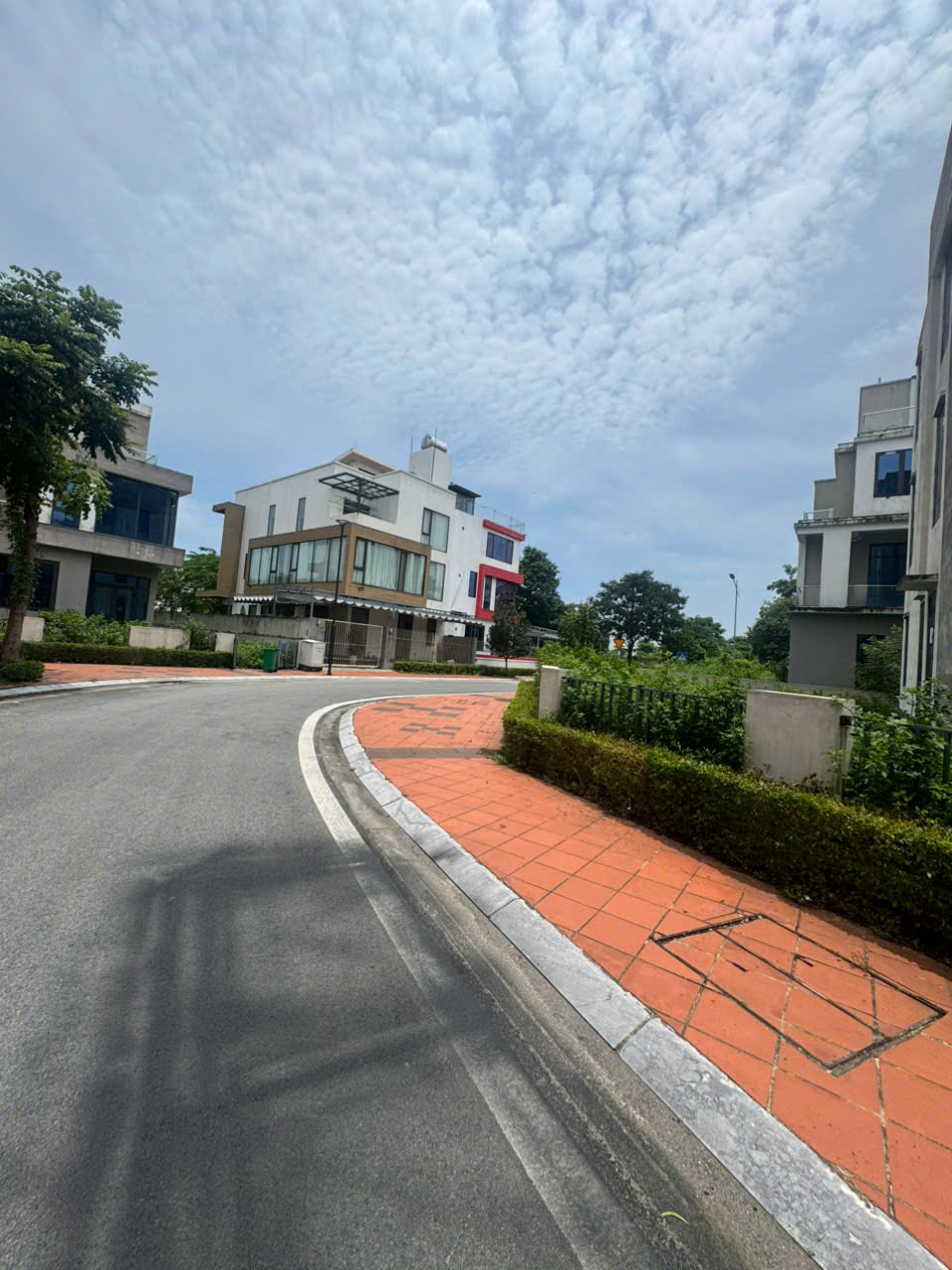 Bán Biệt thự Lan Viên Villas – Đặng Xá, Gia Lâm - 340m - dòng tiền tốt - vỉa hè , ô tô đỗ ,giá 66 tỷ - Ảnh 3