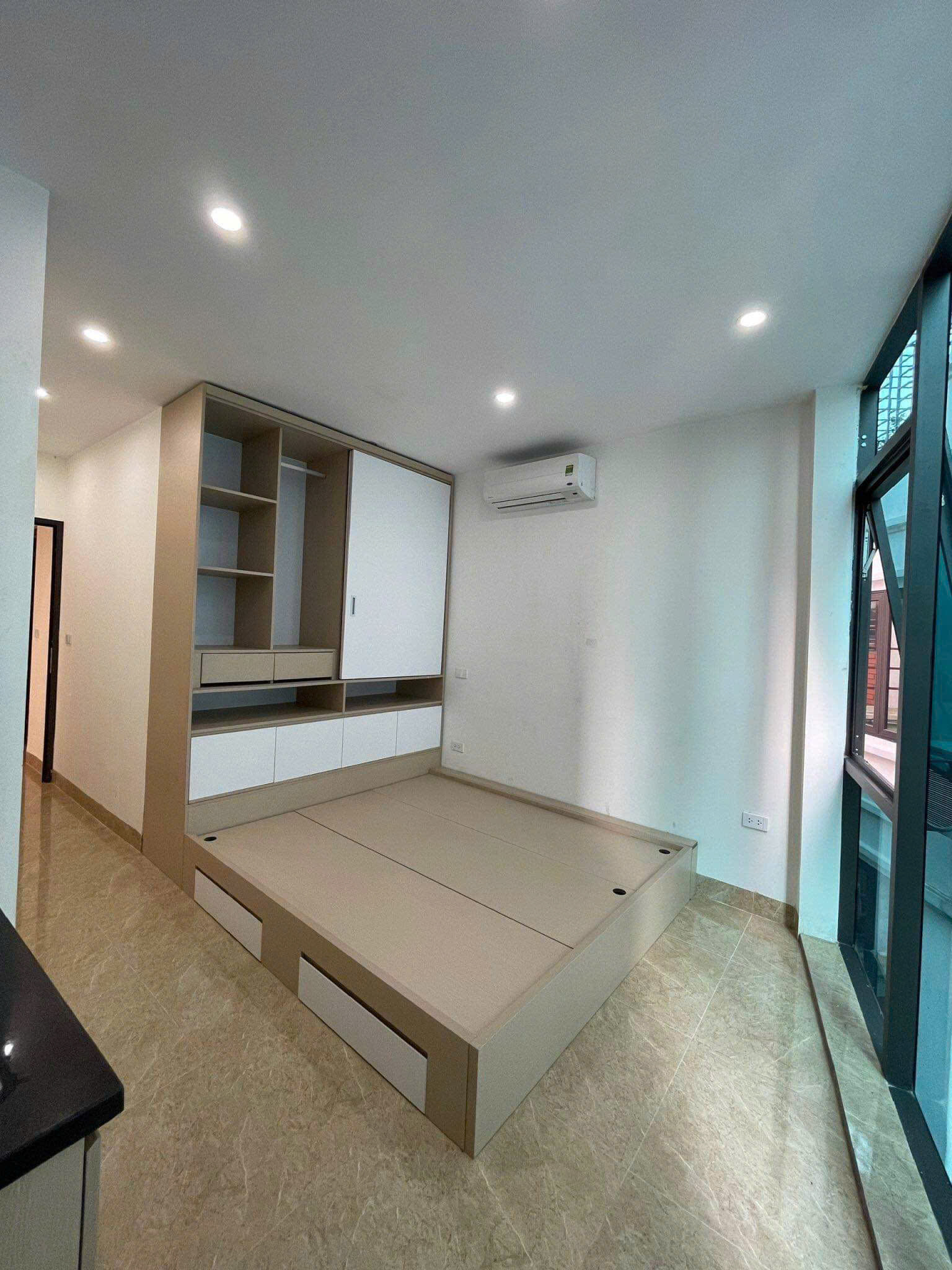 Chính chủ cho thuê 02 phòng studio tầng 2 tại ngõ 47 Văn Cao- Ba Đình - Ảnh chính