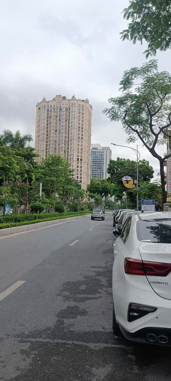 BÁN NHÀ MẶT PHỐ LẠC LONG QUÂN_ TÂY HỒ HÀ NỘI .ĐOẠN VỈA HÈ RỘNG,KINH DOANH SẦM UẤT .DIỆN TÍCH GẦN - Ảnh 3