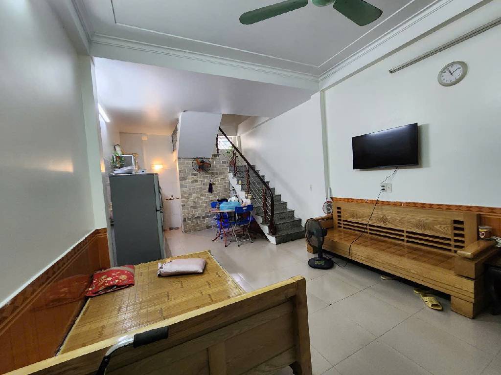Bán nhà Ngõ 412 Ngọc Thuỵ 32m x 4T, oto đỗ cổng hơn 6 tỷ còn thương lượng. LH 0936123469 - Ảnh chính