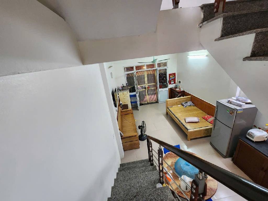 Bán nhà Ngõ 412 Ngọc Thuỵ 32m x 4T, oto đỗ cổng hơn 6 tỷ còn thương lượng. LH 0936123469 - Ảnh 1