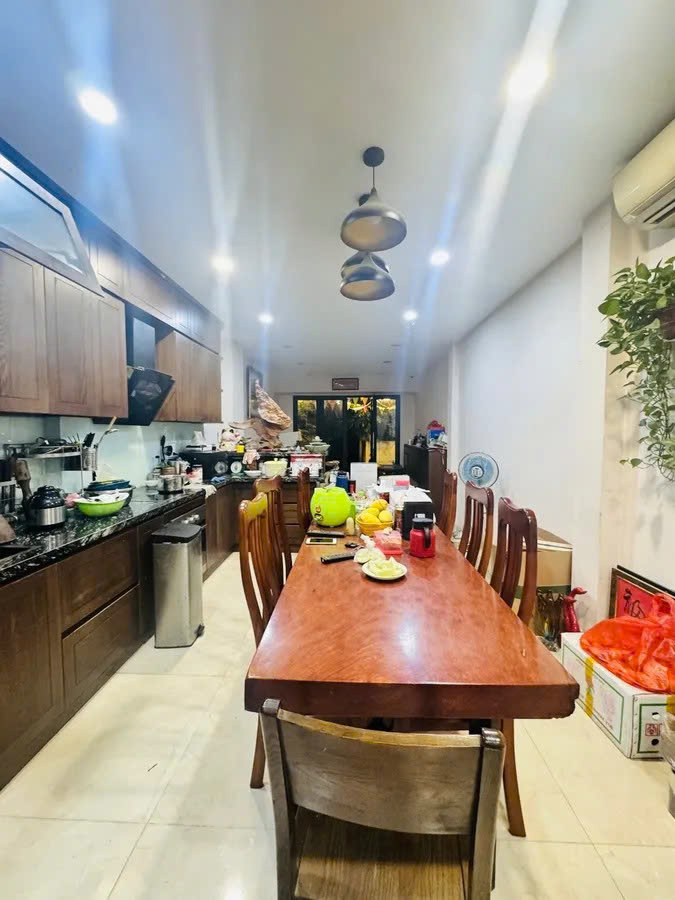 NHÀ ĐẸP DÂN XÂY Phố  Gia Quất 54m2 X 5 tầng mặt tiền 3.7m, 8.3 tỷ Long Biên. - Ảnh chính