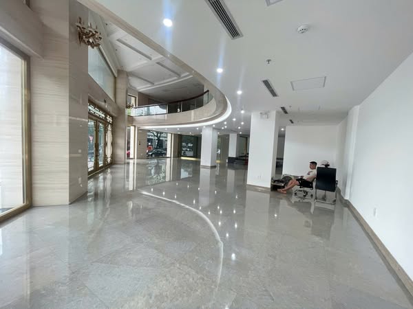 Chính chủ cho thuê mặt bằng kinh doanh, PCCC đầy đủ, 1000m2 4 tầng tại 82 Trần Thái Tông, Cầu Giấy - Ảnh 3