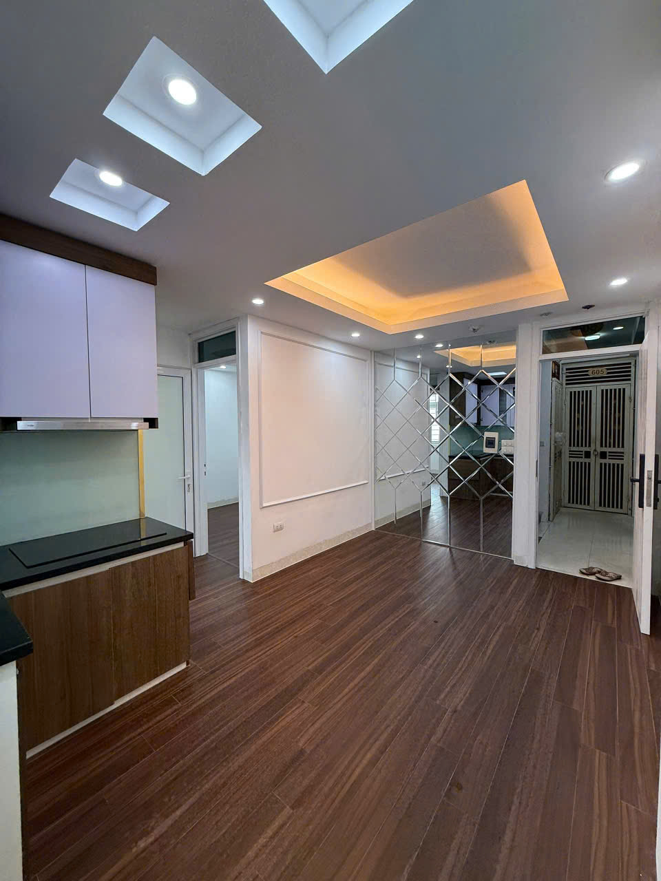 Bán căn hộ CCMN ngõ 252 Tây Sơn - Đống Đa 52m, 2PN2VS, nội thất đẹp giá 2.2 tỷ - Ảnh chính