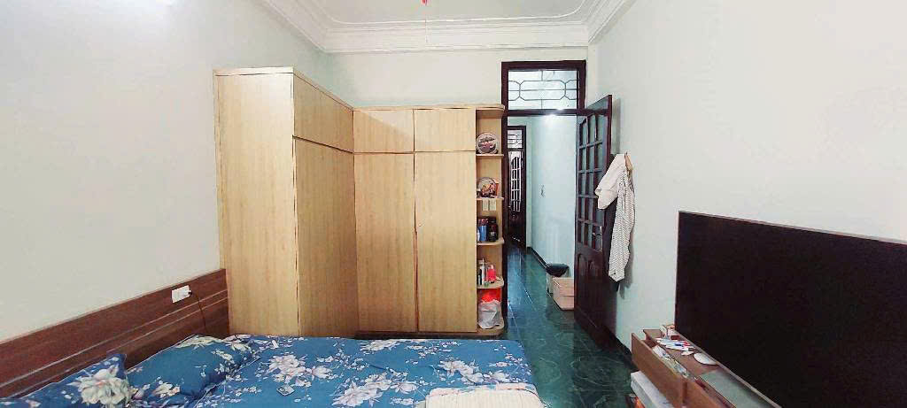 Bán nhà quận Đống Đa 60m 4 tầng xây dựng kiên cố có sân riêng - Ảnh 2