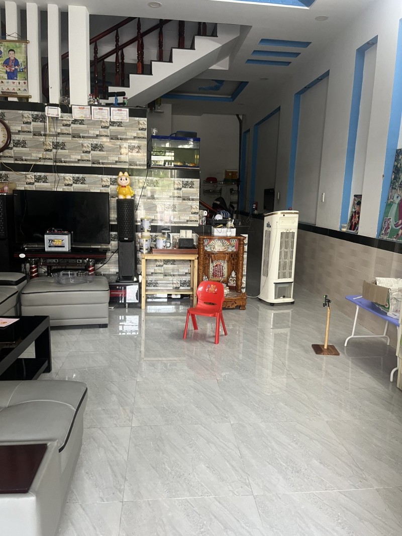 Bán nhà 2 Tầng Dĩ An,SHR đường 02 xe hơi,gần chợ Tân Bình,TPHCM mới - Ảnh 1