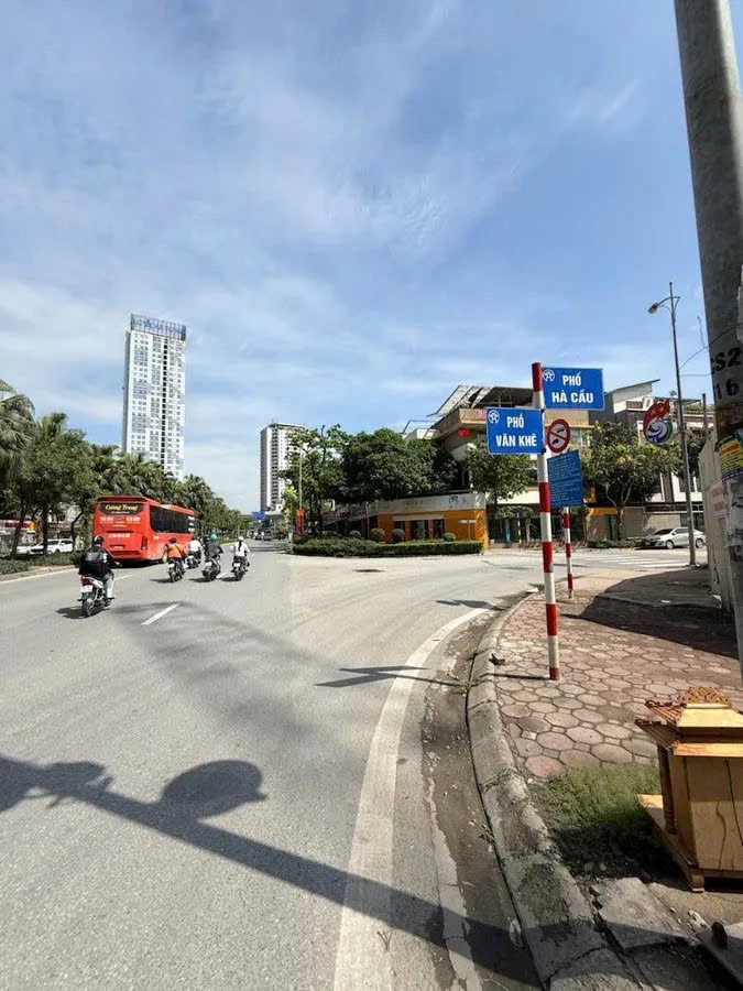 Bán Liền Kề KĐT Văn Phú, Hà Đông 70mx4 tầng, Ô Tô tránh, full nội thất đẹp ở ngay 19.5 tỷ. - Ảnh chính