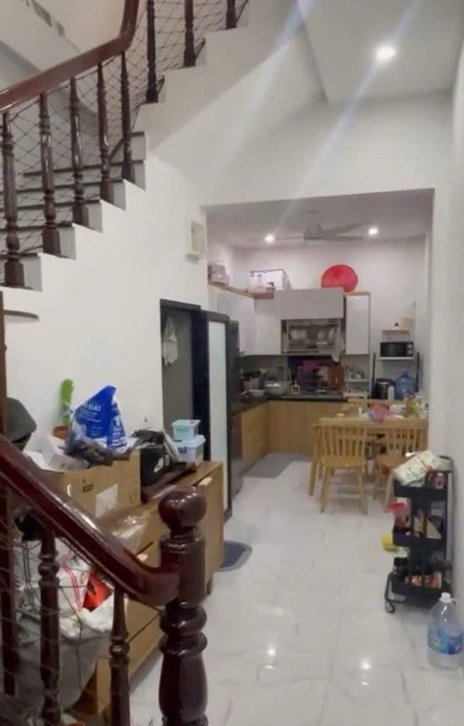BÁN NHÀ AN DƯƠNG VƯƠNG 50 M 4 TẦNG 4 PN .MẶT NGÕ OTO 10 M.CHÀO:7.2 TỶ..SỔ ĐỎ CC.KHÔG QUY HOẠCH - Ảnh chính
