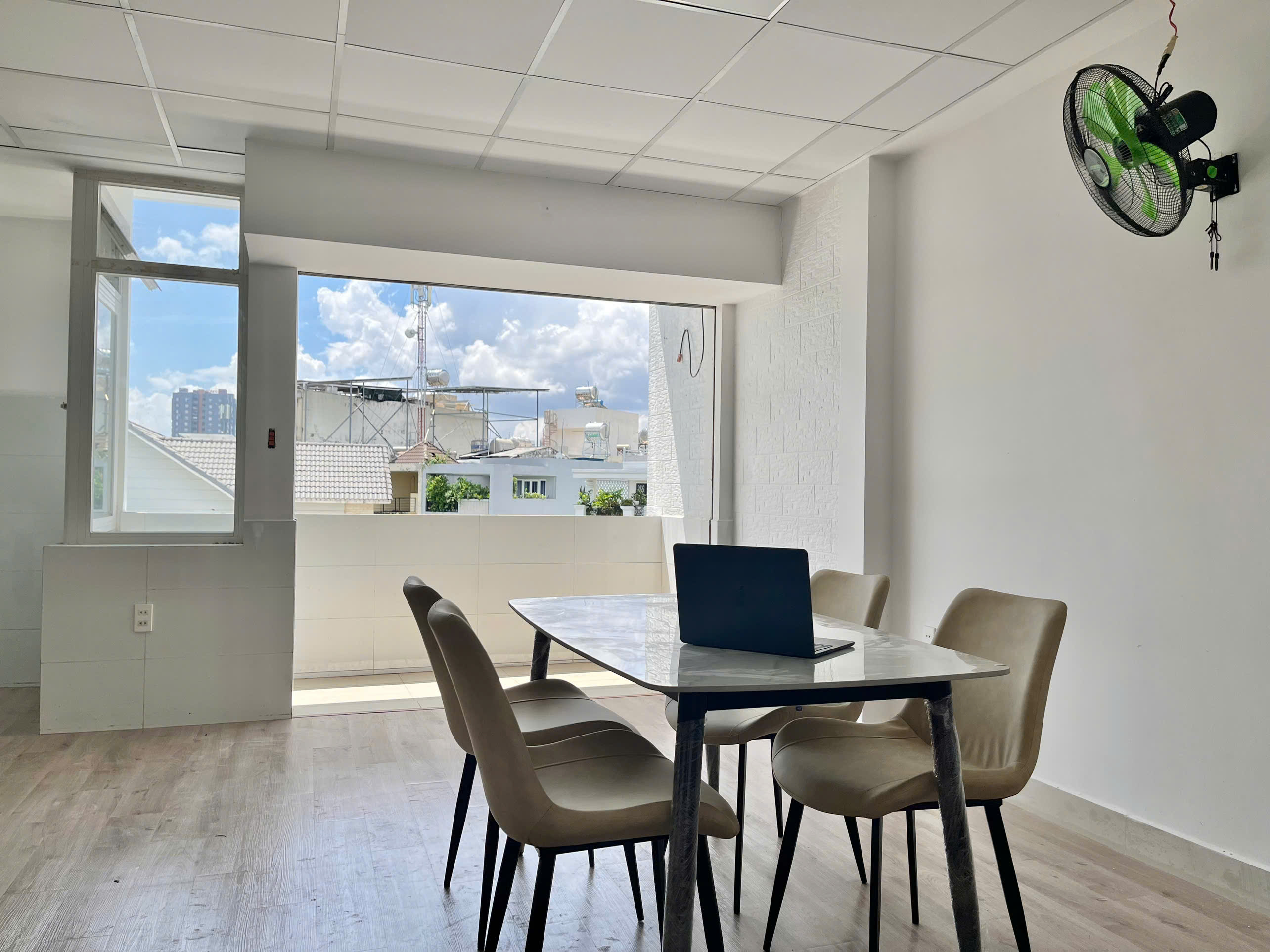 CHO THUÊ PENTHOUSE 1PN – BAN CÔNG 2 MẶT + SÂN THƯỢNG RIÊNG TẠI QUẬN 2, TPHCM - Ảnh 4